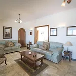 فيلة Costa Gwiga *