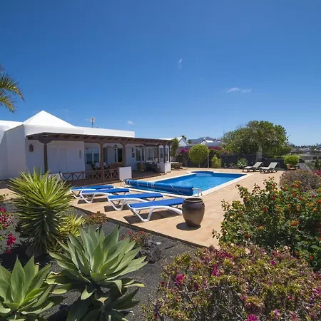 Costa Gwiga Villa *